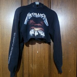 Metallica Master Of Puppets Cropped Hoodie Black